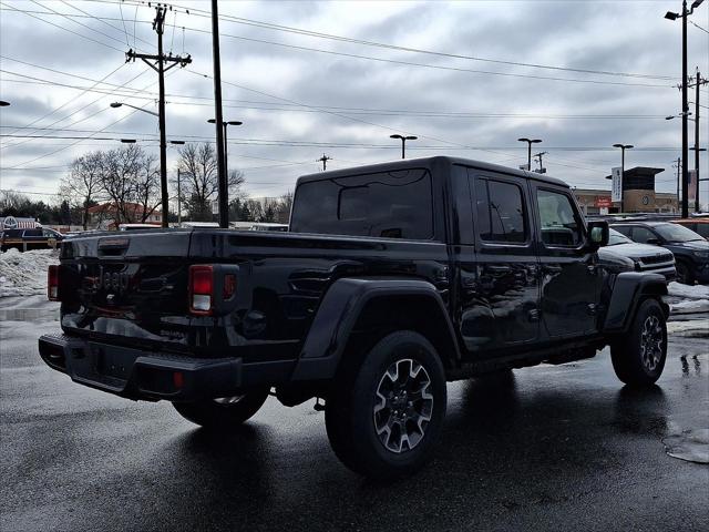 2026 Jeep Gladiator GLADIATOR SAHARA 4X4