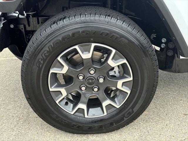 2026 Jeep Gladiator GLADIATOR SAHARA 4X4