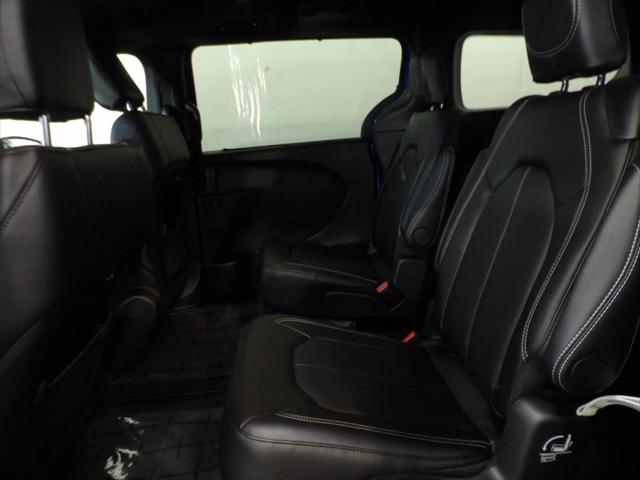 2026 Chrysler Pacifica Select AWD