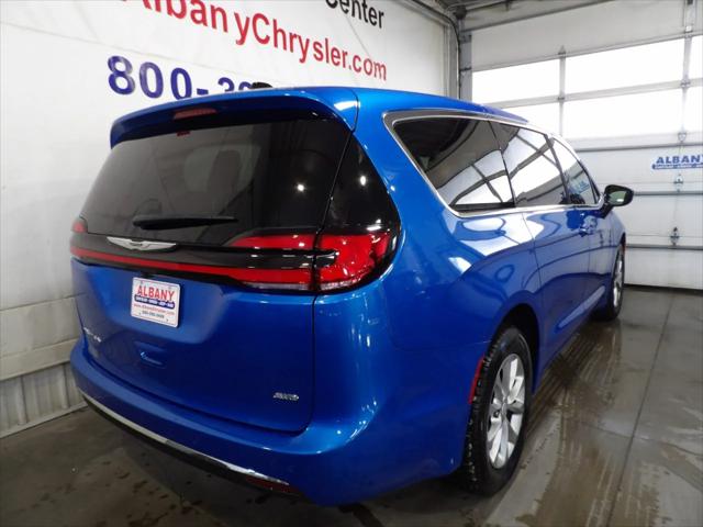 2026 Chrysler Pacifica Select AWD