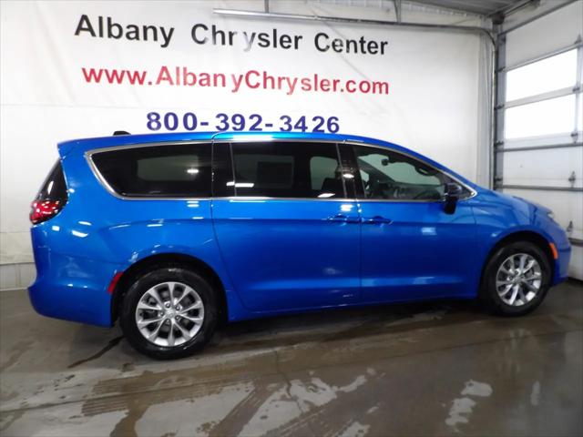2026 Chrysler Pacifica Select AWD