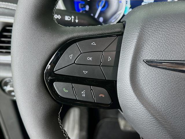 2026 Chrysler Pacifica Select AWD