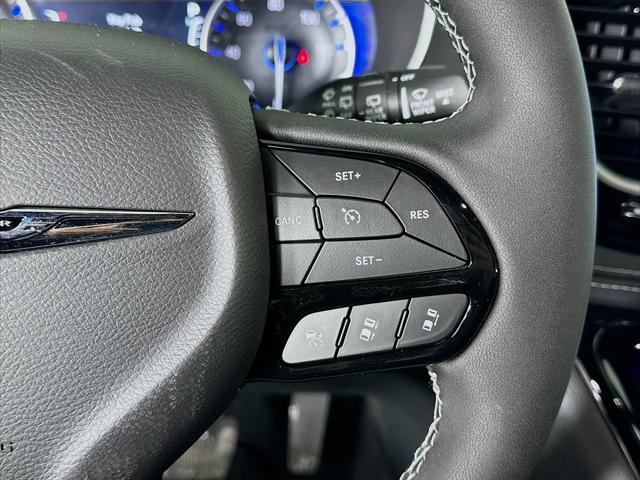 2026 Chrysler Pacifica Select AWD
