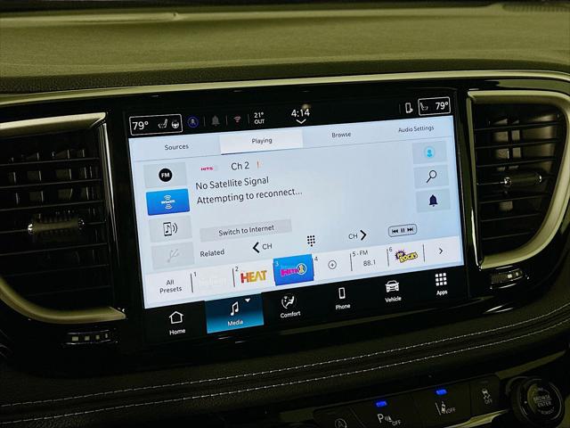 2026 Chrysler Pacifica Select AWD