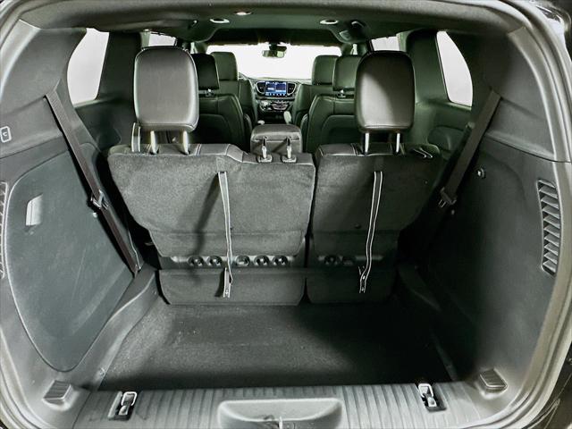 2026 Chrysler Pacifica Select AWD