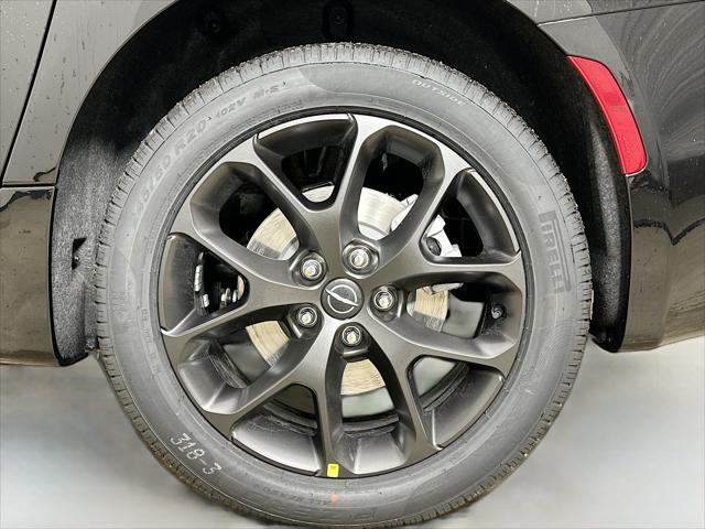 2026 Chrysler Pacifica Select AWD