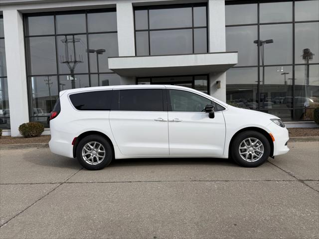 2026 Chrysler Voyager VOYAGER LX