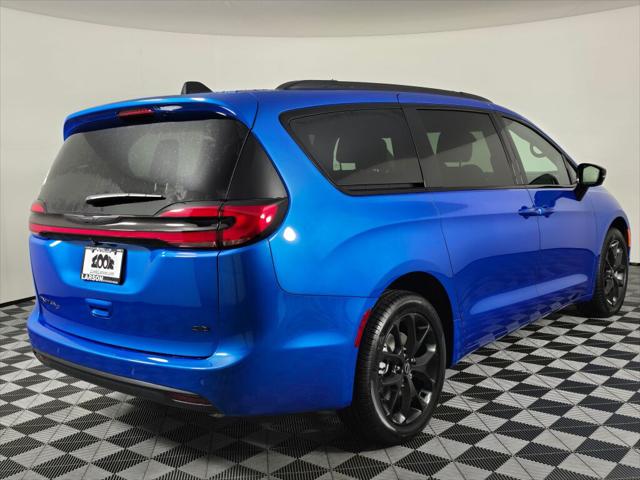 2026 Chrysler Pacifica Select AWD