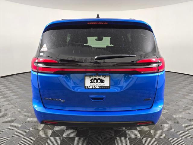 2026 Chrysler Pacifica Select AWD