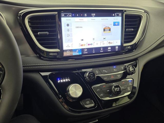 2026 Chrysler Pacifica Select AWD
