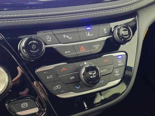 2026 Chrysler Pacifica Select AWD