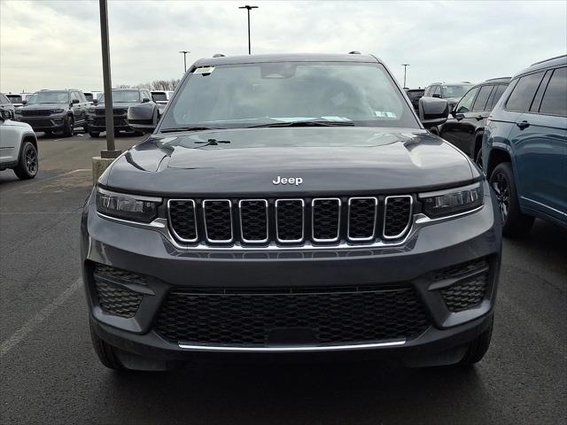 2026 Jeep Grand Cherokee GRAND CHEROKEE LAREDO X 4X4