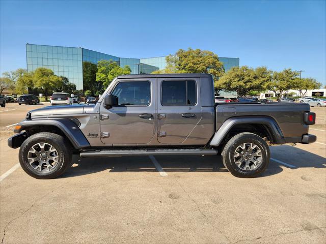 2026 Jeep Gladiator GLADIATOR SAHARA 4X4