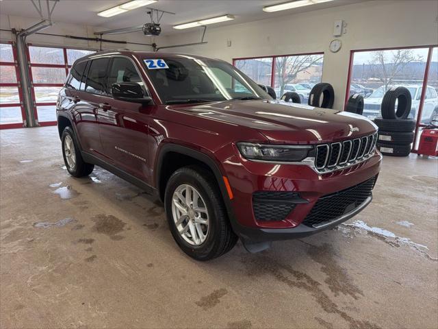 2026 Jeep Grand Cherokee GRAND CHEROKEE LAREDO X 4X4