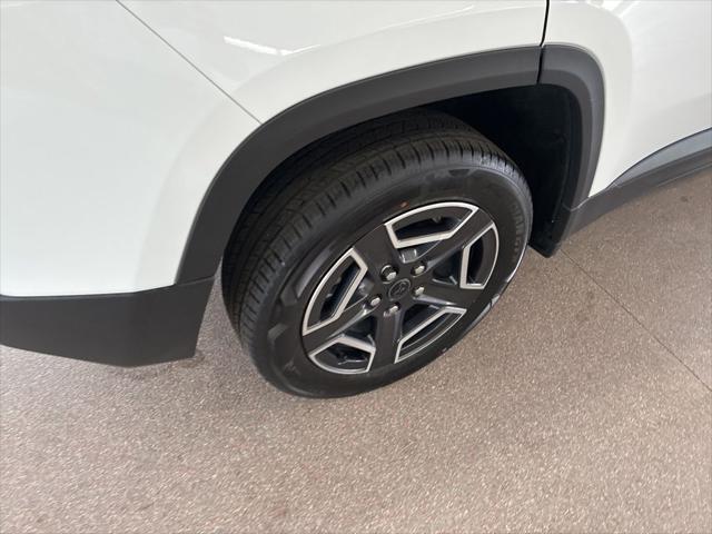 2026 Jeep Cherokee Laredo 4x4