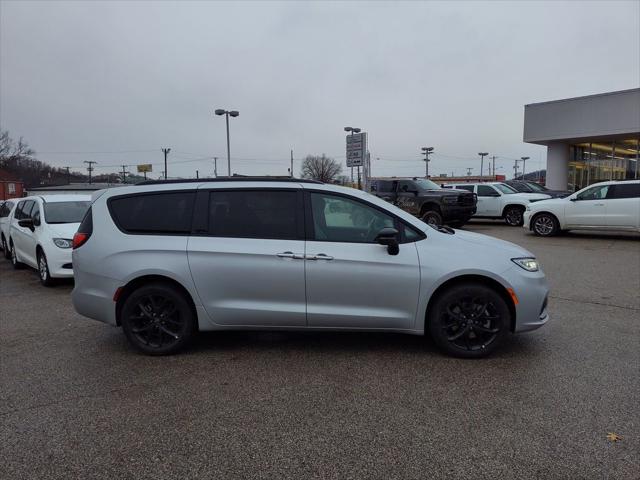 2026 Chrysler Pacifica PACIFICA SELECT AWD