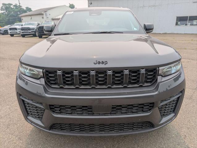 2026 Jeep Grand Cherokee GRAND CHEROKEE LAREDO ALTITUDE 4X4 2026 Jeep Grand Cherokee GRAND CHEROKEE LAREDO ALTITUDE 4X4