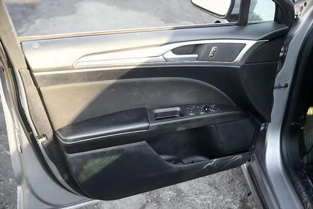 2020 Ford Fusion SE