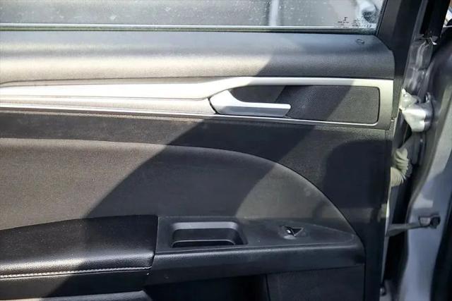 2020 Ford Fusion SE