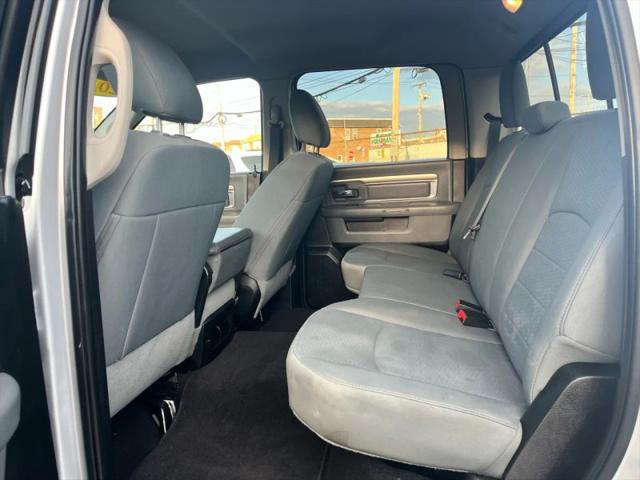 2019 Ram 1500 Classic SLT Crew Cab 4x4 6'4" Box