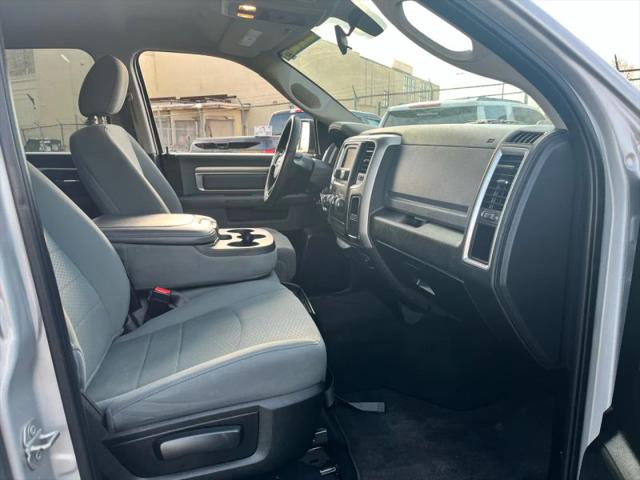 2019 Ram 1500 Classic SLT Crew Cab 4x4 6'4" Box