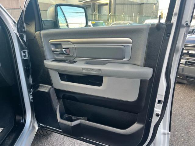 2019 Ram 1500 Classic SLT Crew Cab 4x4 6'4" Box
