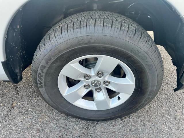 2019 Ram 1500 Classic SLT Crew Cab 4x4 6'4" Box