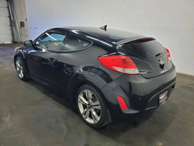 2013 Hyundai Veloster Base w/Gray