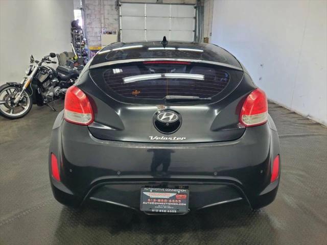 2013 Hyundai Veloster Base w/Gray