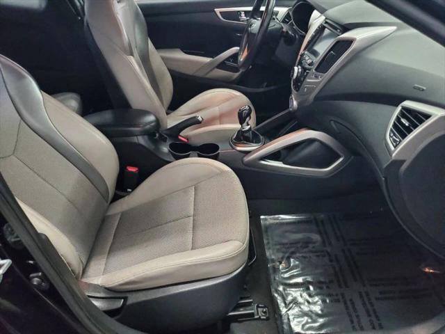 2013 Hyundai Veloster Base w/Gray