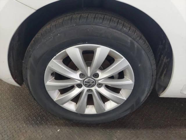 2016 Volkswagen Beetle 1.8T Fleet Edition