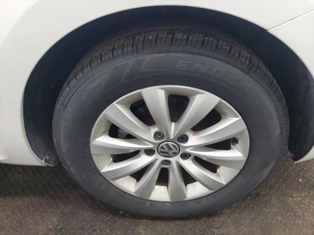 2016 Volkswagen Beetle 1.8T Fleet Edition