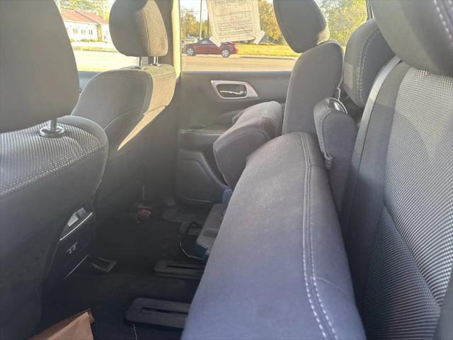 2019 Nissan Pathfinder S