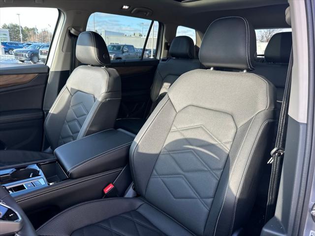 2026 Volkswagen Atlas SE with Technology