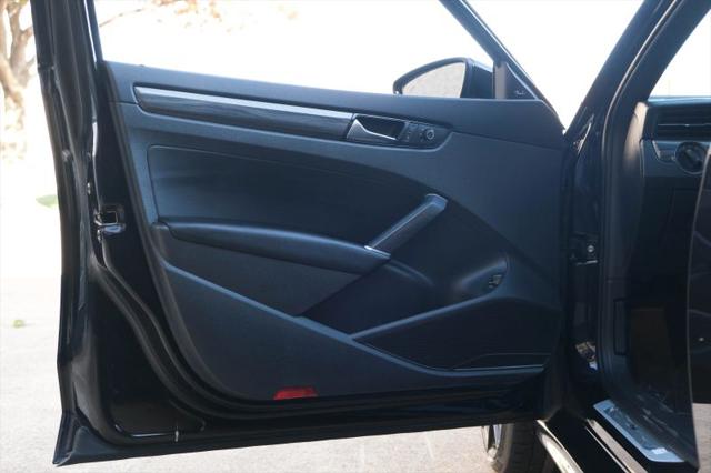 2022 Volkswagen Passat 2.0T R-Line