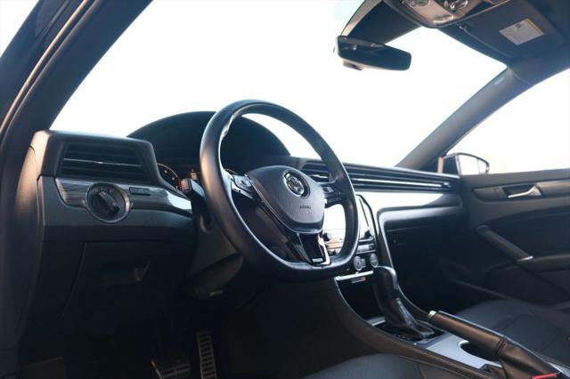2022 Volkswagen Passat 2.0T R-Line