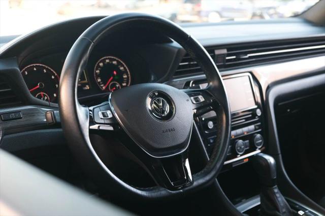 2022 Volkswagen Passat 2.0T R-Line
