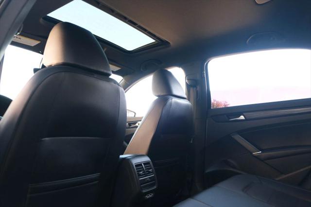 2022 Volkswagen Passat 2.0T R-Line