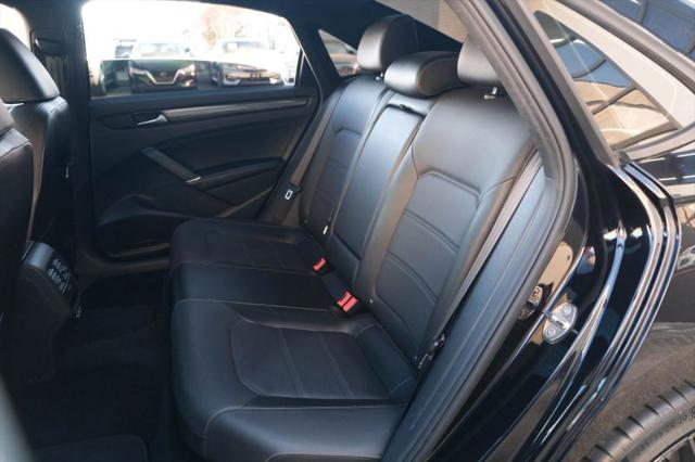 2022 Volkswagen Passat 2.0T R-Line