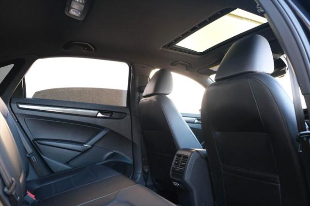 2022 Volkswagen Passat 2.0T R-Line