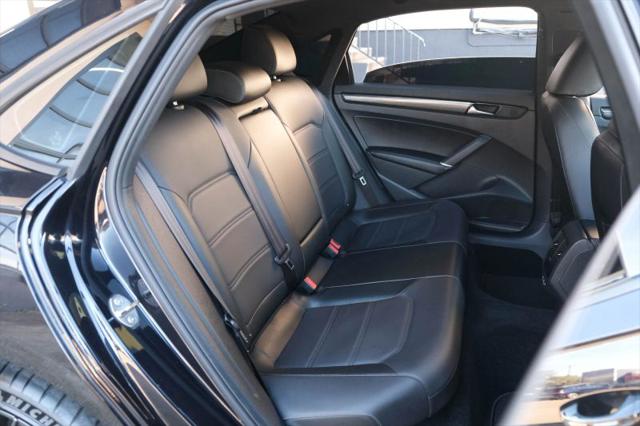 2022 Volkswagen Passat 2.0T R-Line