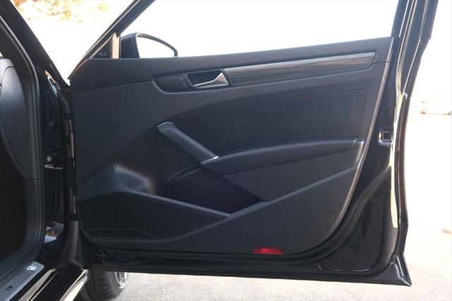 2022 Volkswagen Passat 2.0T R-Line