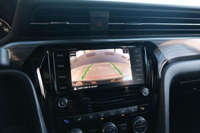 2022 Volkswagen Passat 2.0T R-Line