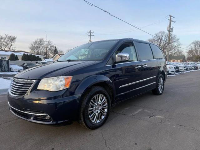 2013 Chrysler Town & Country Touring-L