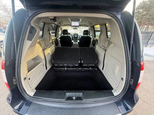 2013 Chrysler Town & Country Touring-L