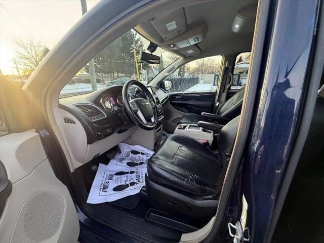 2013 Chrysler Town & Country Touring-L