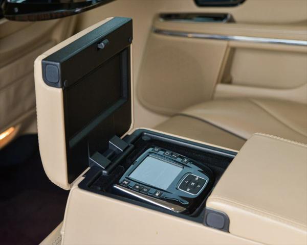 2012 Jaguar XJ XJL Portfolio