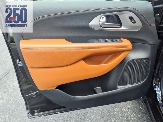 2026 Chrysler Pacifica Pinnacle AWD
