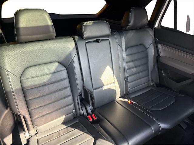 2022 Volkswagen Atlas Cross Sport 3.6L V6 SEL Premium R-Line