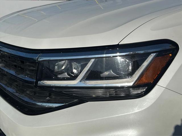 2022 Volkswagen Atlas Cross Sport 3.6L V6 SEL Premium R-Line